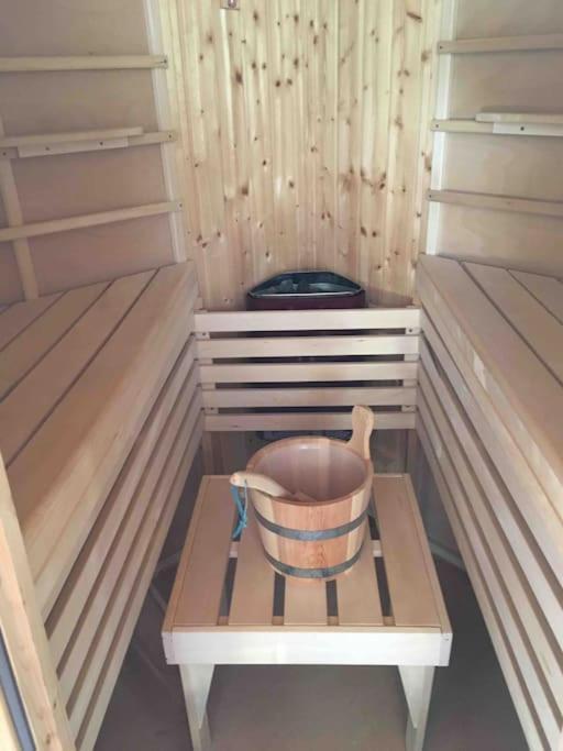 Chalet 2 Personnes Avec Jacuzzi Et Piscine Saisonniere Partagee Corcieux Exteriör bild