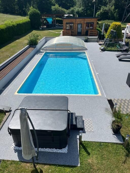 Chalet 2 Personnes Avec Jacuzzi Et Piscine Saisonniere Partagee Corcieux Exteriör bild