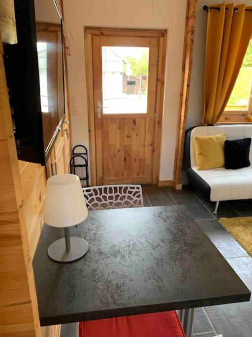 Chalet 2 Personnes Avec Jacuzzi Et Piscine Saisonniere Partagee Corcieux Exteriör bild